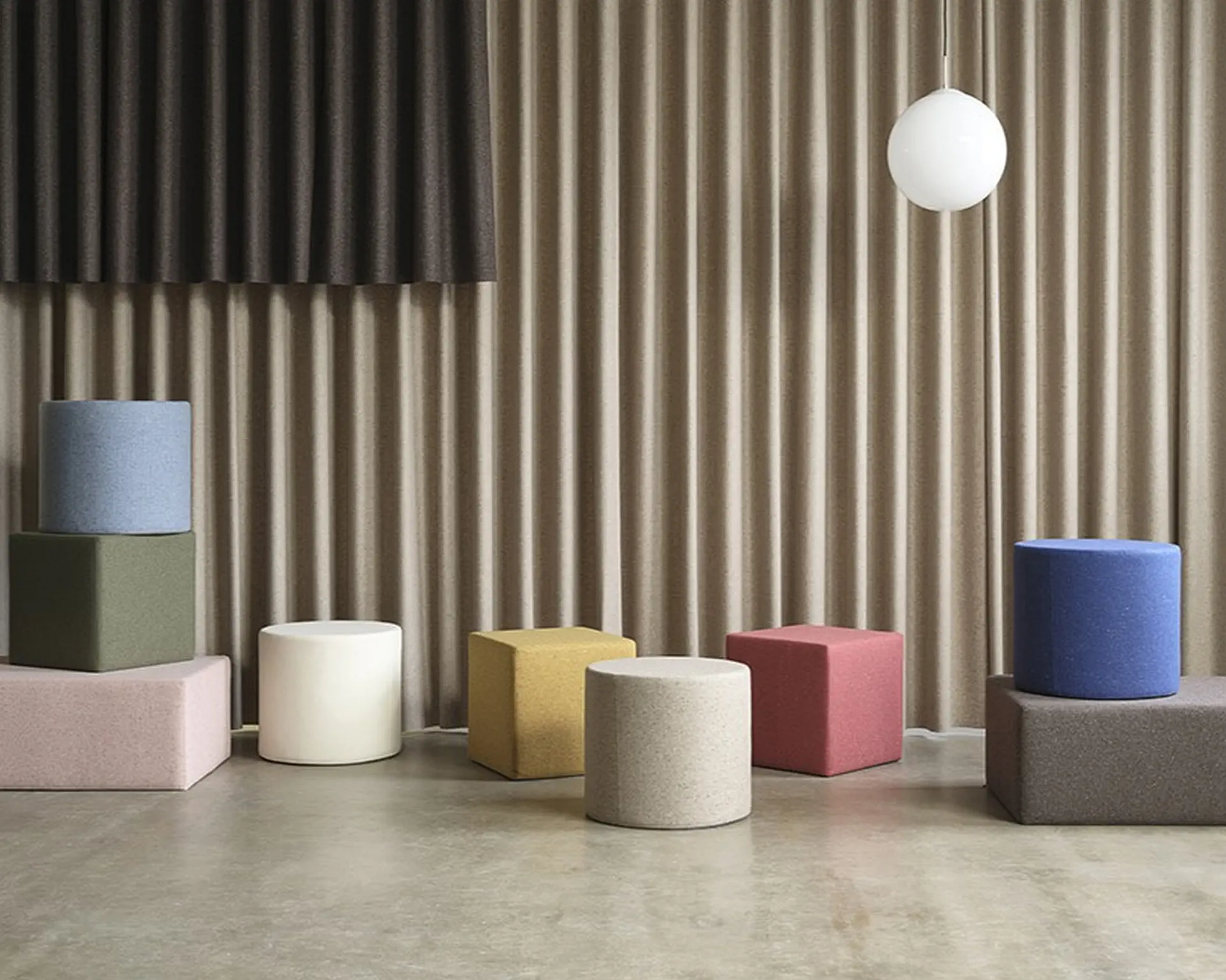 sandnes-markise_puter-og-puffer_kurage-pouffes_image sandnes-markise_puter-og-puffer_kurage-pouffes_image
