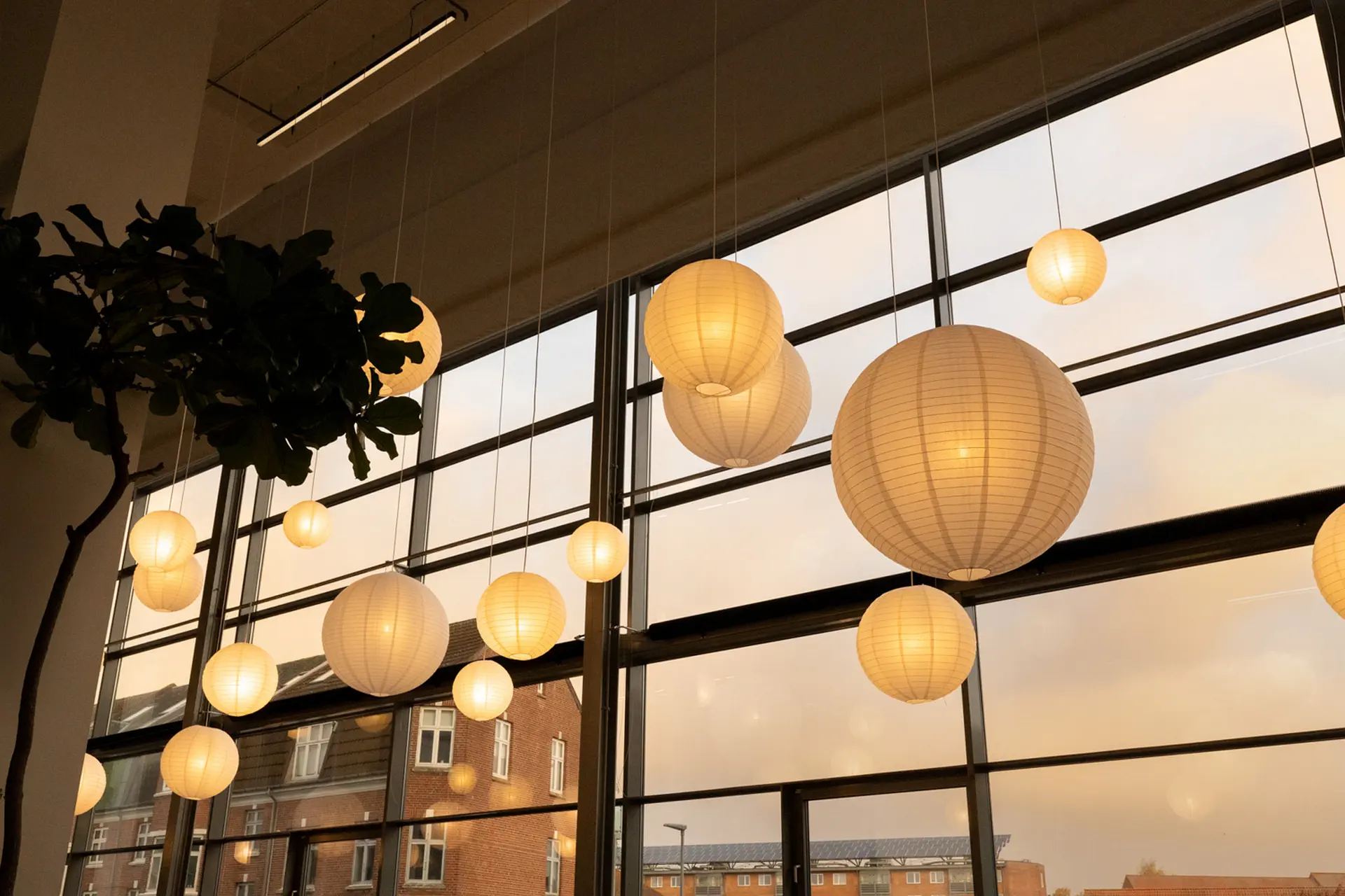 sandnes-markise_rullegardiner_fischer_kolding_designskole_rullegardin_moerklaegning_interior_kolding_011_landscape_web sandnes-markise_rullegardiner_fischer_kolding_designskole_rullegardin_moerklaegning_interior_kolding_011_landscape_web